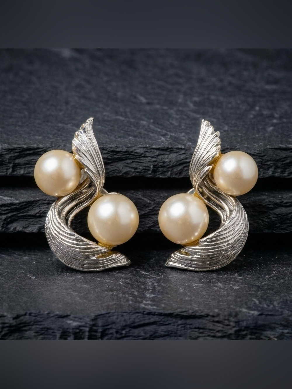 Vintage 60s Lisner Cream Faux Pearl Ribbon Swirl Silver Tone Clip On Earrings